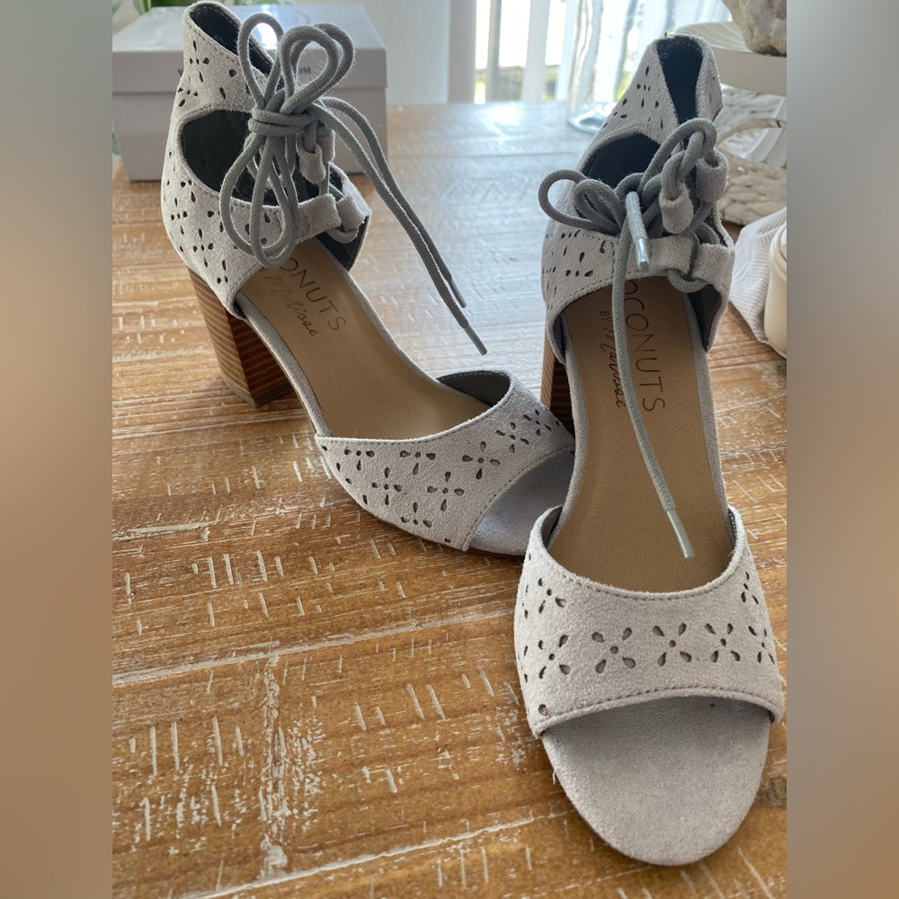 Matisse Gray Heels Sleek Design